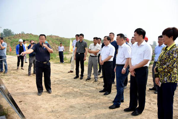 万瑞健调研江巷水库_副本.jpg