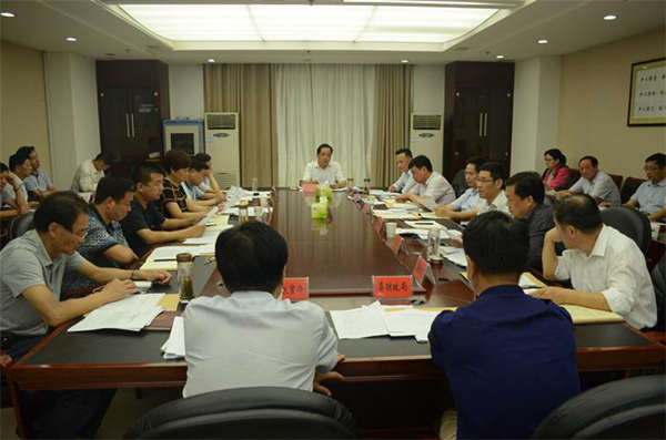万瑞健扶贫领导小组会议_副本.jpg