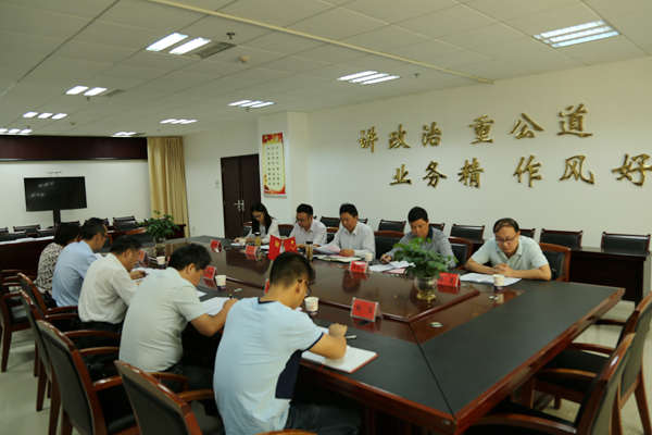 市委组织部到定远县验收农村基层党建保障工程三年行动计划工作落实情况.jpg
