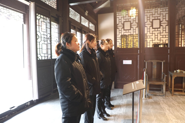 1Q8A0044.jpg 1Q8A0044.jpg