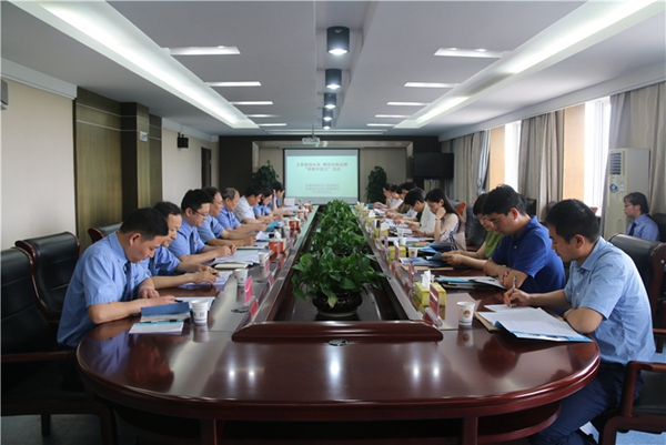 座谈会.jpg