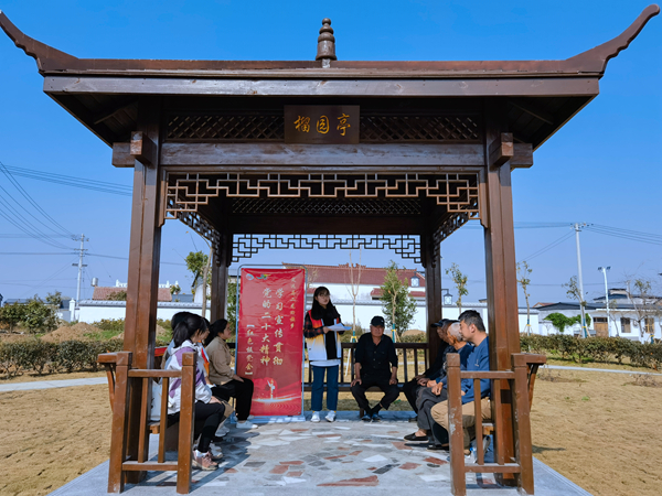 学习宣传贯彻党的二十大精神“红色板凳会”2022.11 - 副本.jpg