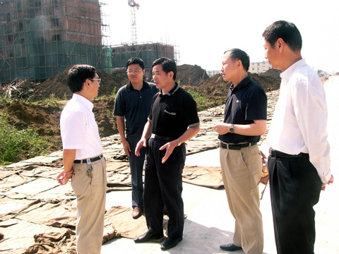 省委组织部副部长陈松林,省纪委副厅级纪检员,纪检一室副主任张晓柏